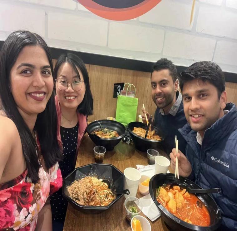 广东妹子,大学毕业当国际客服,后来到美国当保姆,没想象中好