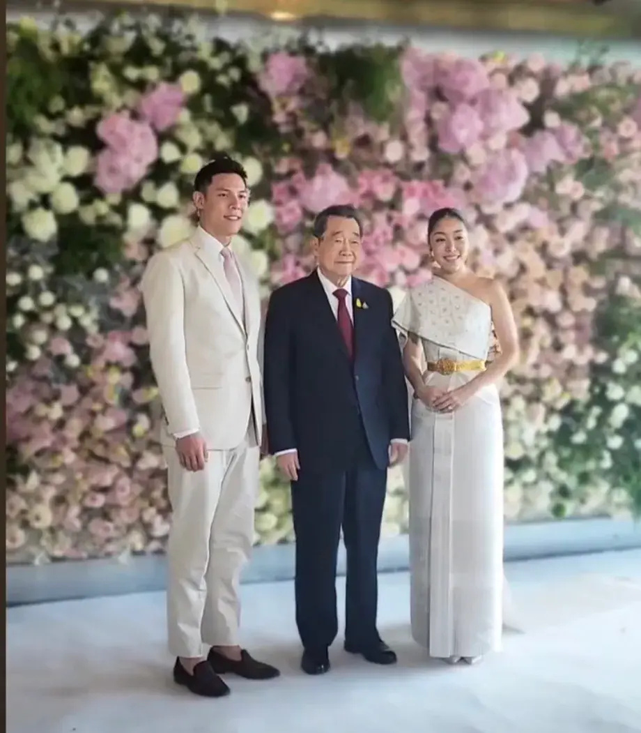泰国首富谢国民孙女大婚谢其润姐弟到场谢家到第四代依然团结