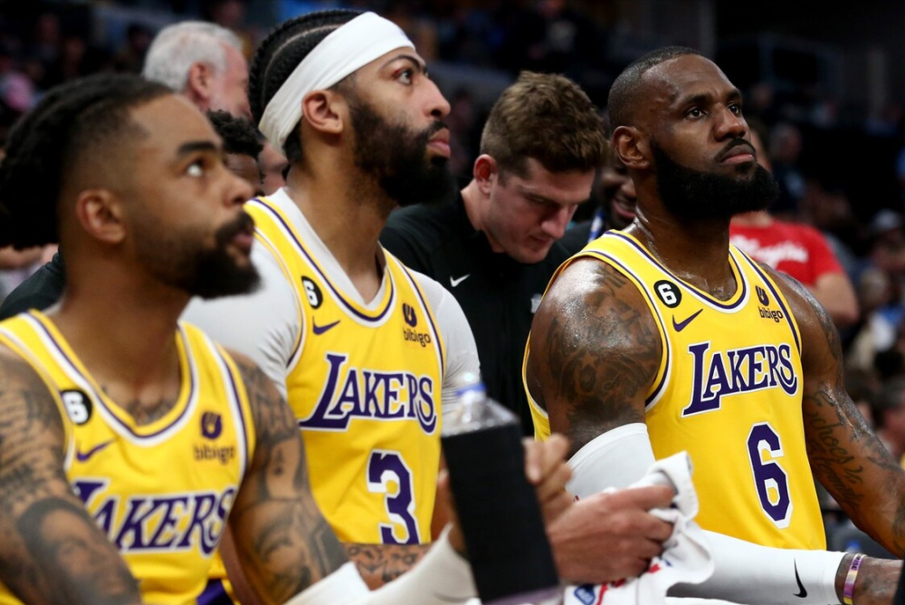 25中6手感冰凉湖人急需浓眉觉醒拉塞尔持续低迷给哈姆出难题