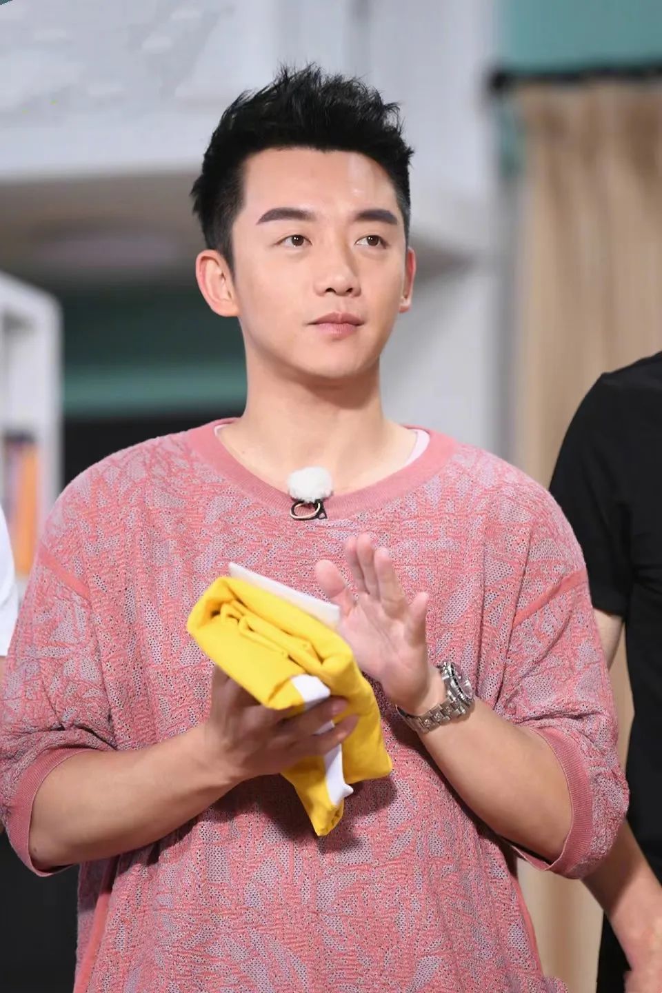 郑恺的37岁生日,让我看清了跑男团虚假的兄弟情_腾讯新闻