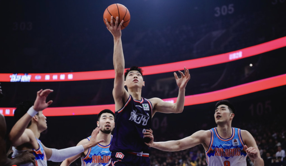 cba新疆爆冷不敌广州!阿不都21分难救主 李炎哲战旧主砍9 6