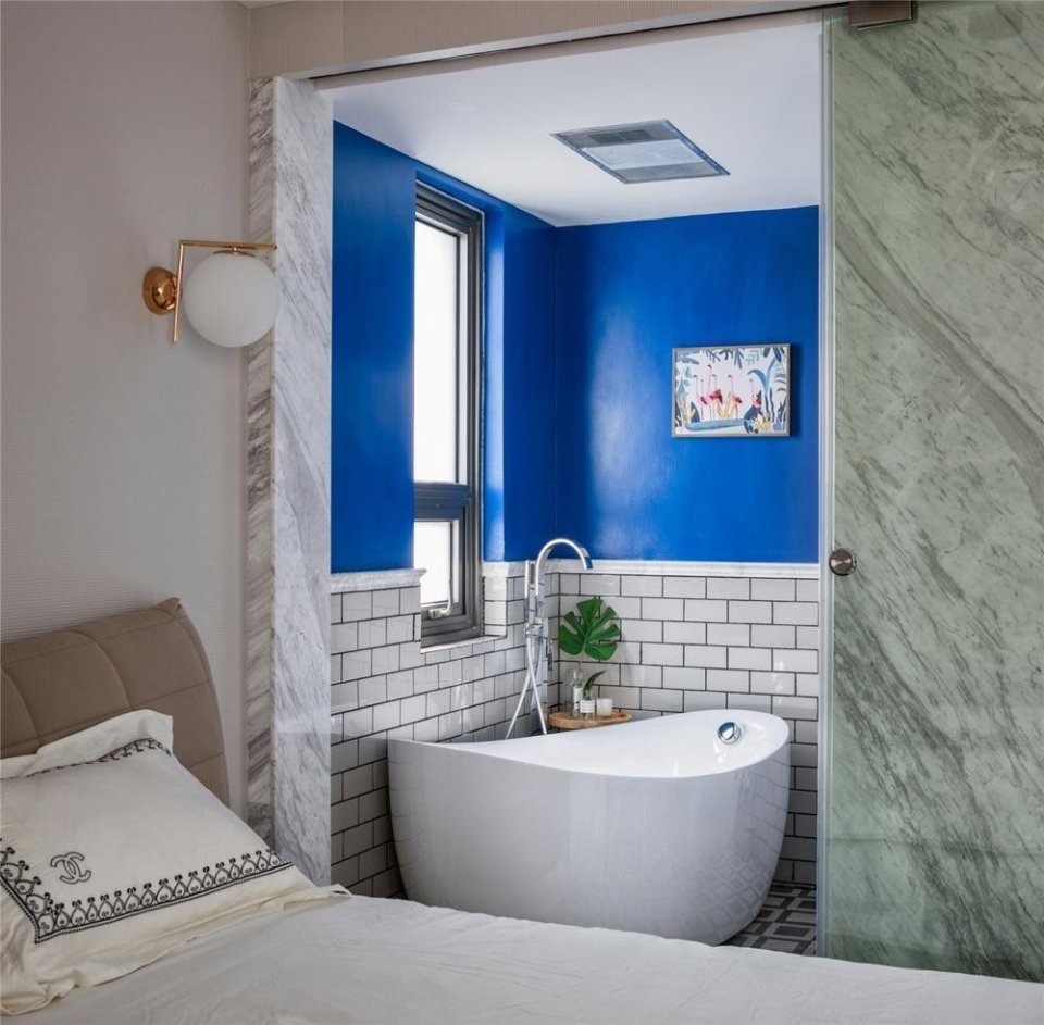 115平简约风主卧卫生间开放式浴缸,主人随时享受泡澡的乐趣