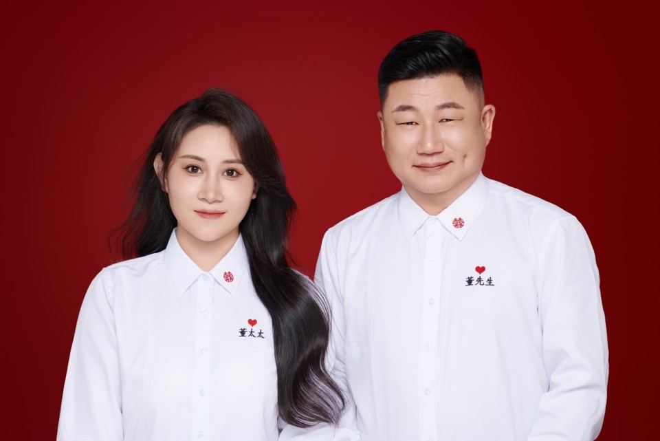 赵本山徒弟董三毛官宣与小8岁娇妻再婚,前妻刘丹晒美照心情好_腾讯