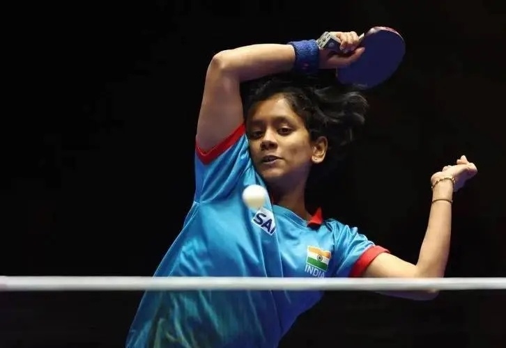 3-2!王曼昱战胜阿库拉,新加坡站艰难晋级,怪球手真的太难缠了_腾讯新