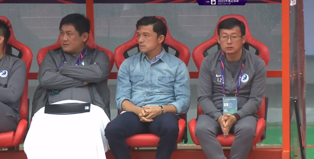 2-0！大连人终止11轮不胜＋晋级，10号外援世界波，谢晖保留实力-大连人新外援曼巴