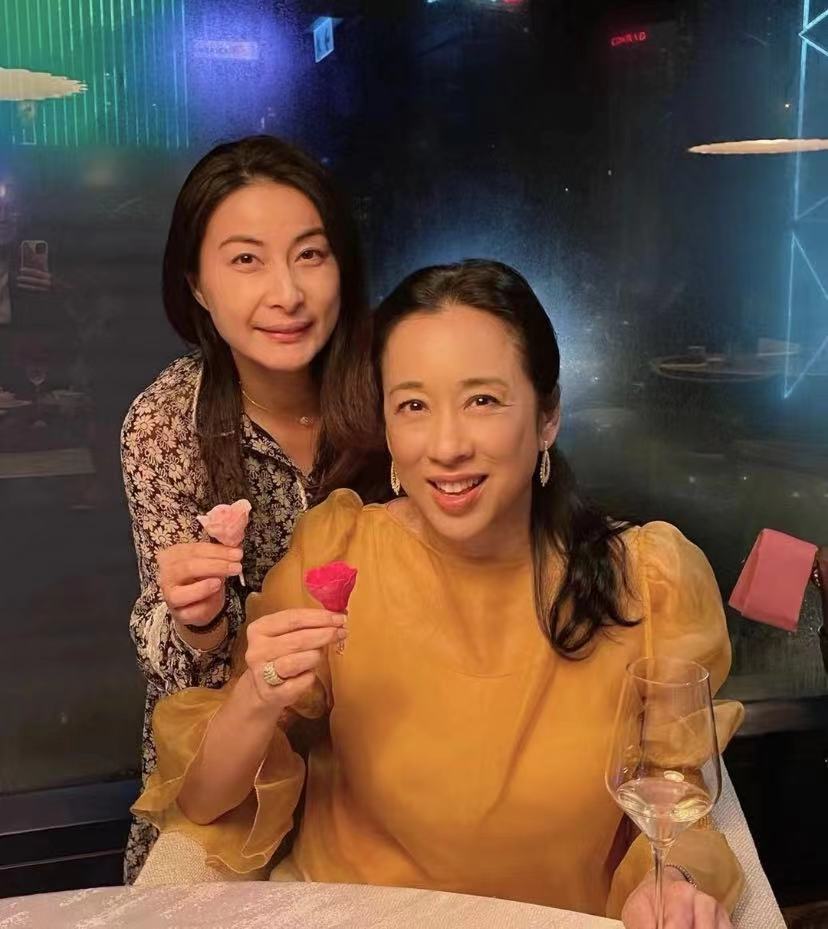 霍啟剛透露，不當香港小姐評委的原因，因為媽媽會第一個拒絕 - 