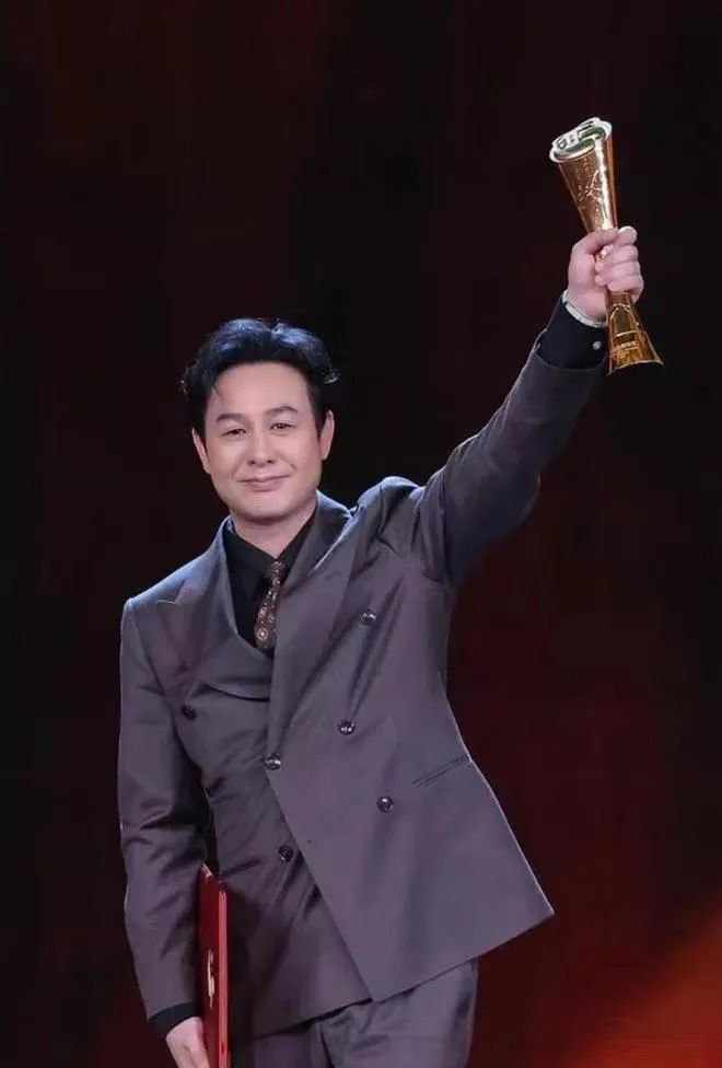 张颂文获金熊猫最佳男配角奖,为何网友自发为他叫好?