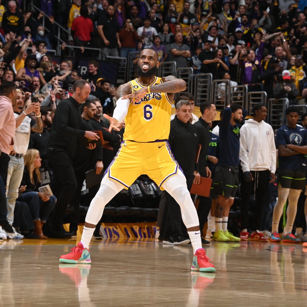 湖人晋级季后赛创纪录首轮确定大战灰熊詹眉率队冲击队史第18冠