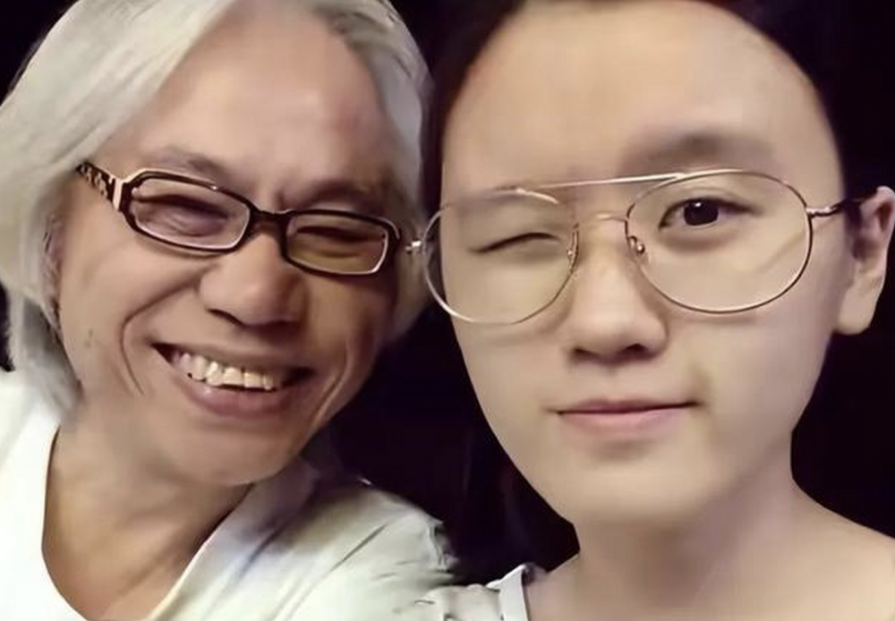 李坤城去世,爷孙恋宣告结局,小40岁的林靖恩陪伴他走完最后一刻_腾讯