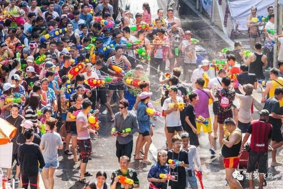 但原则上还是以这三日为主,2024年的泰国泼水节原定为2024年4月13日至