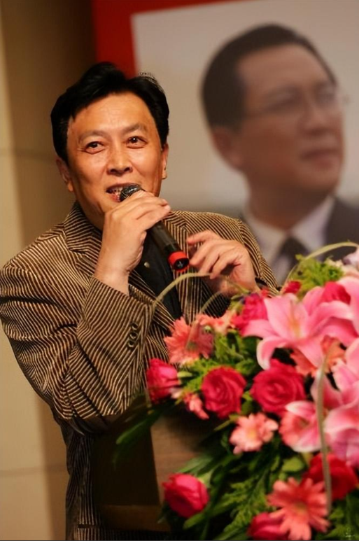 孙涛的离世给唐国强带来了巨大的舆论压力.