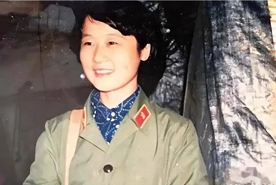 老山战场上的女兵:一线战士们的精神支柱