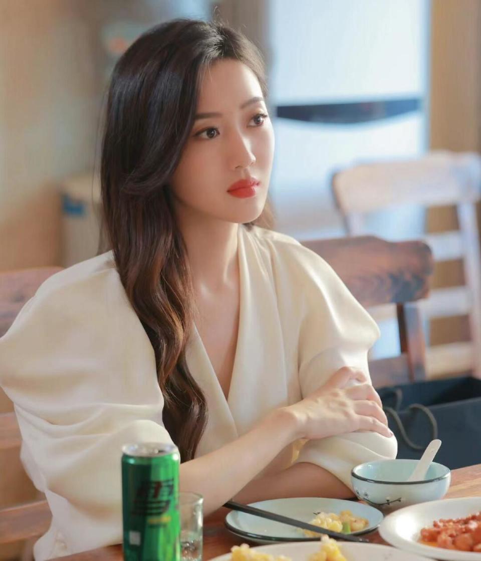 《承欢记》满屏大长腿,8位年轻美女3位身高超170,杨紫排第6