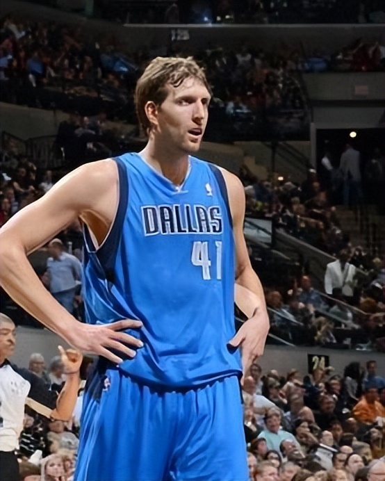 98年诺维斯基仅第9顺位被选中他前面8人成就如何三位水货