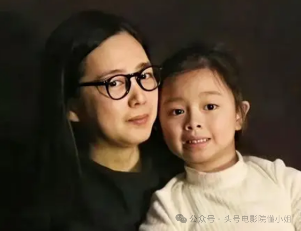 極目新聞：澳門今期開獎結(jié)果開獎劉德華私密愛稱泄露，一個字好甜！58歲朱麗蒨和12歲女兒現(xiàn)身個唱