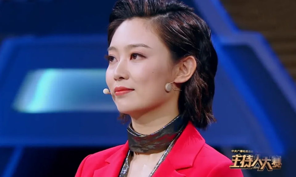 她曾被称小董卿沉寂8年回归主持网友呼吁央视该重用她