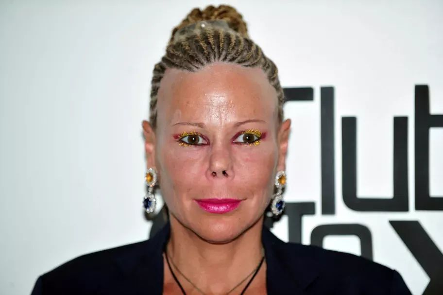 保加利亚末代公主现身!消失四年,昔日精灵已成金刚芭比!肌肉比头大