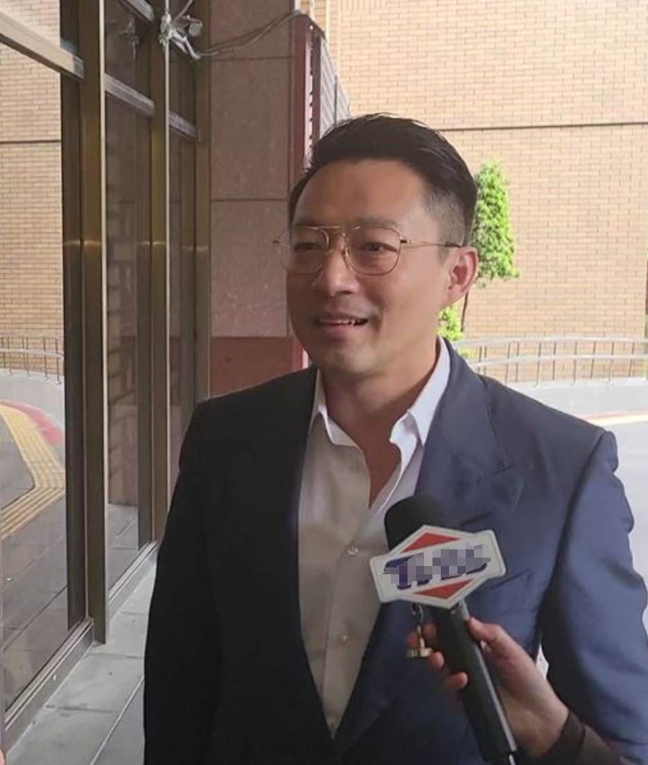 暗示大s离婚前出轨:刷我卡买270万礼物寄韩国_腾讯新闻