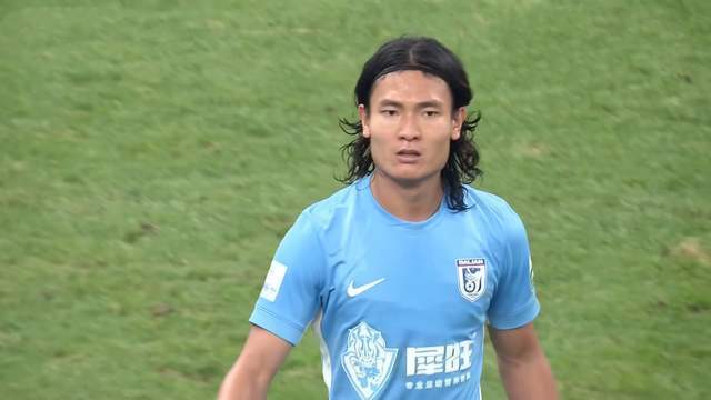 大连2年合同锁定吕焯毅，休1场再防阿奇姆彭，马莱莱复出，拒绝三连败