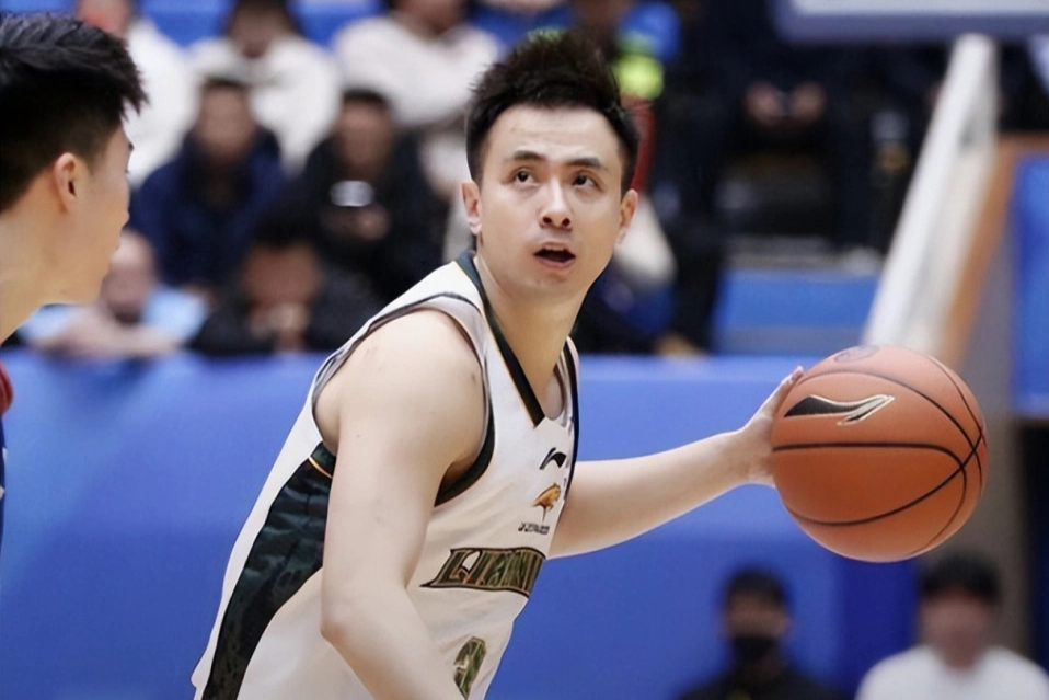 遼寧不敵吉林！趙繼偉14中1莫蘭德9+9 姜偉澤21+5+5導演爆冷 - 