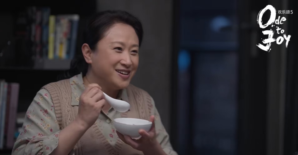 《欢乐颂》保姆杨阿姨戏外竟然是军人出身?家庭事业圆满