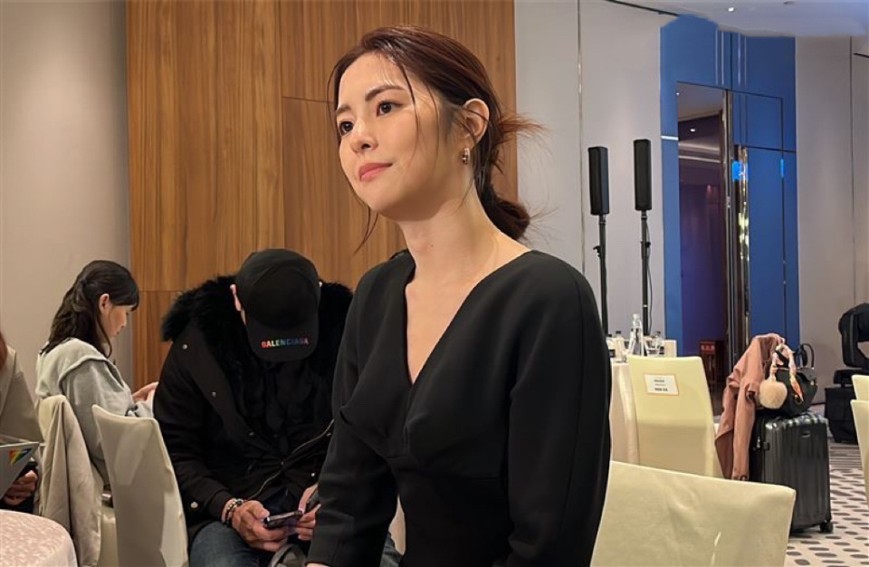 妹妹曝selina近状已被姐姐训练成职业保姆与小男友没结婚规划