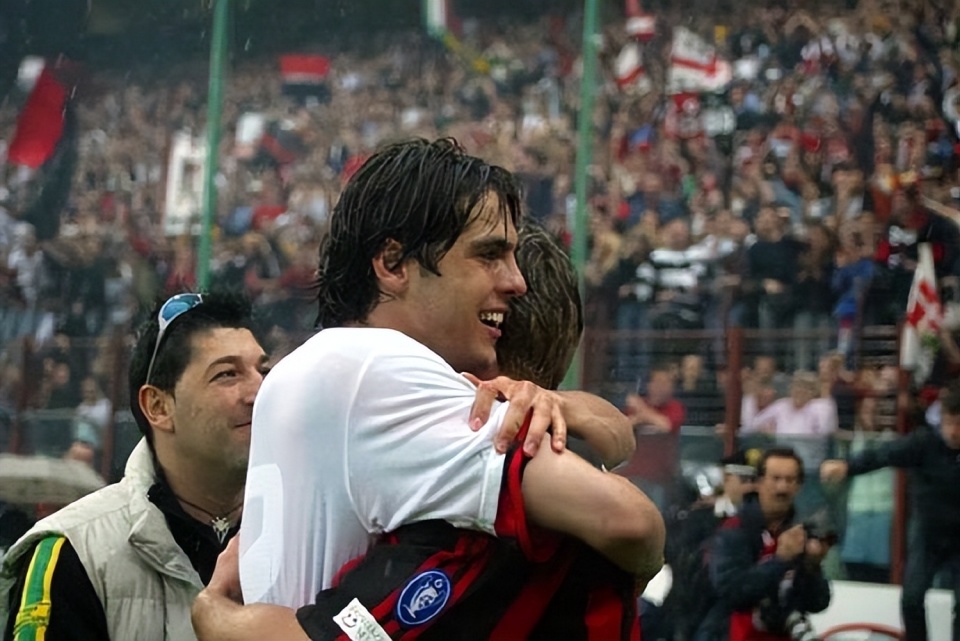 卡卡ac米兰生涯22个辉煌荣誉瞬间,顺祝巴西金童42周岁生日快乐