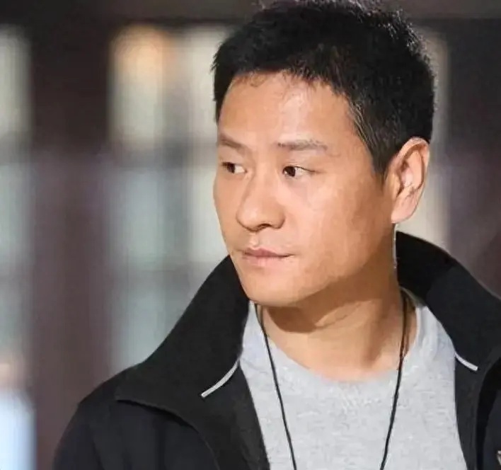 连奕名:再婚娶小7岁的杨若兮,婚后生一子,如今咋样了?