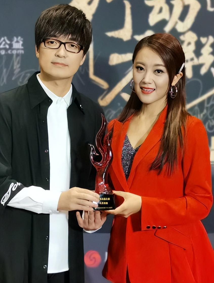 离婚5年,再看"玖月奇迹"王小玮王小海,夫妻差距一目了然!