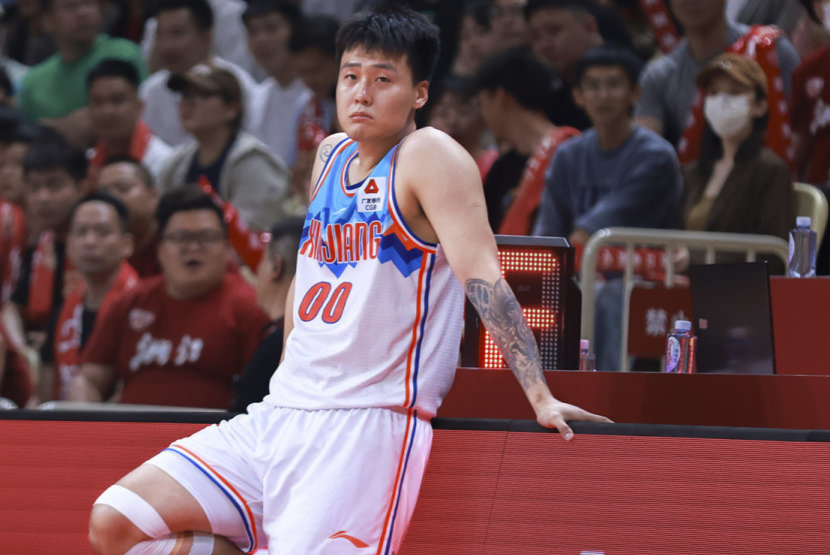 新疆被赞辽宁最好榜样 邱彪透露赵睿伤情 韩国裁判获认可