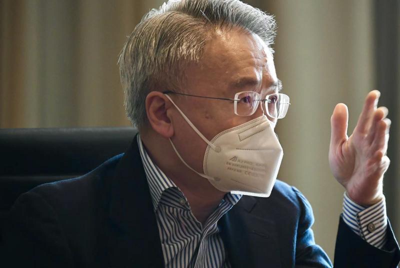 在接受北京青年报记者采访时,王健表示,作为一名好的演奏家,必须比常