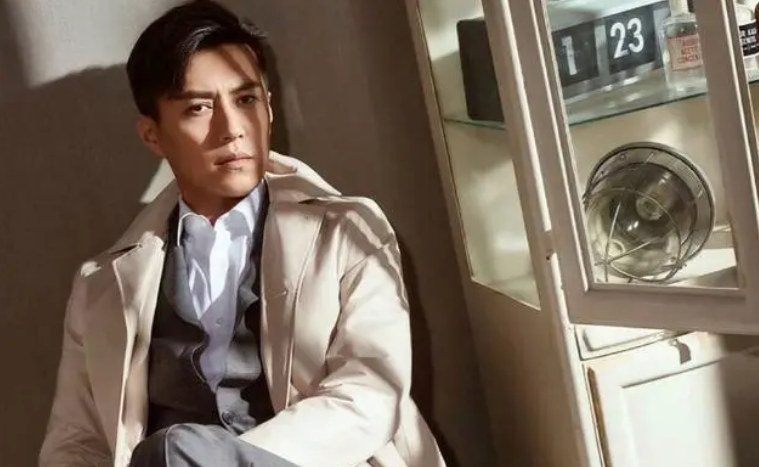 靳东新剧悄悄开播!播放量破3亿,演员全是老熟人