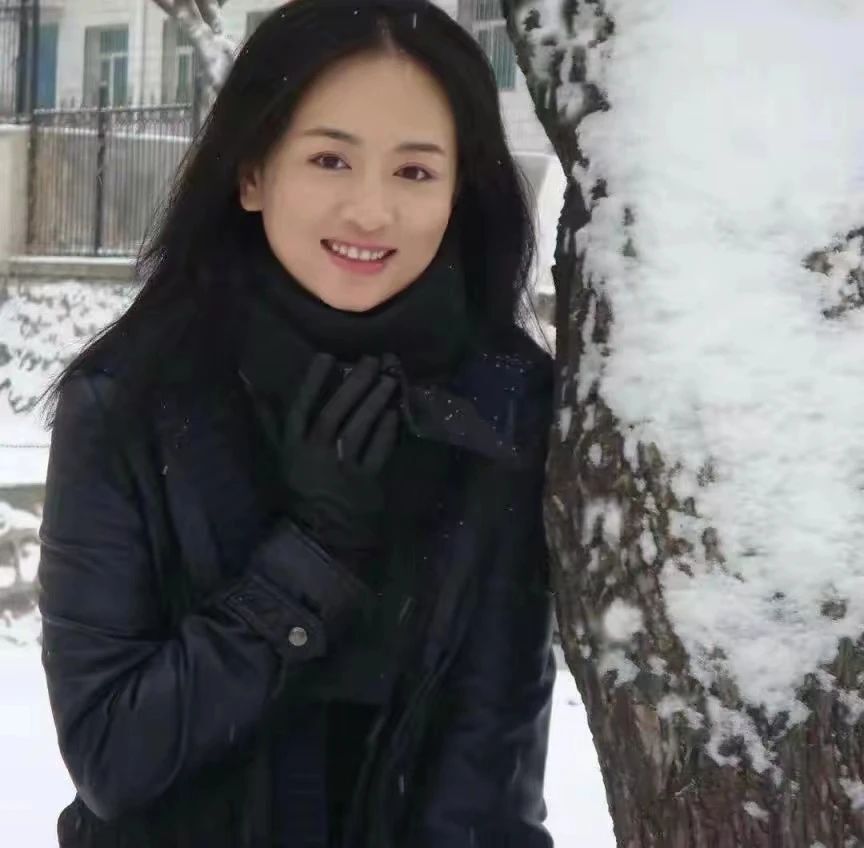 凭《知否》翻红的碧游仙子,在《很想很想你》中治愈了我们的代际焦虑