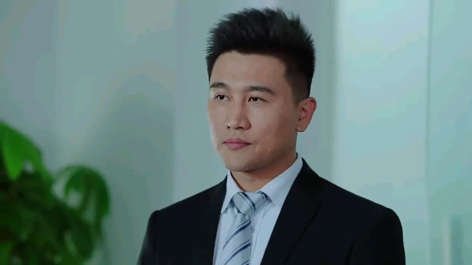 《执行法官》宋允皓:军人家庭出身,妻子为他生儿也帮他立业,46岁惹人