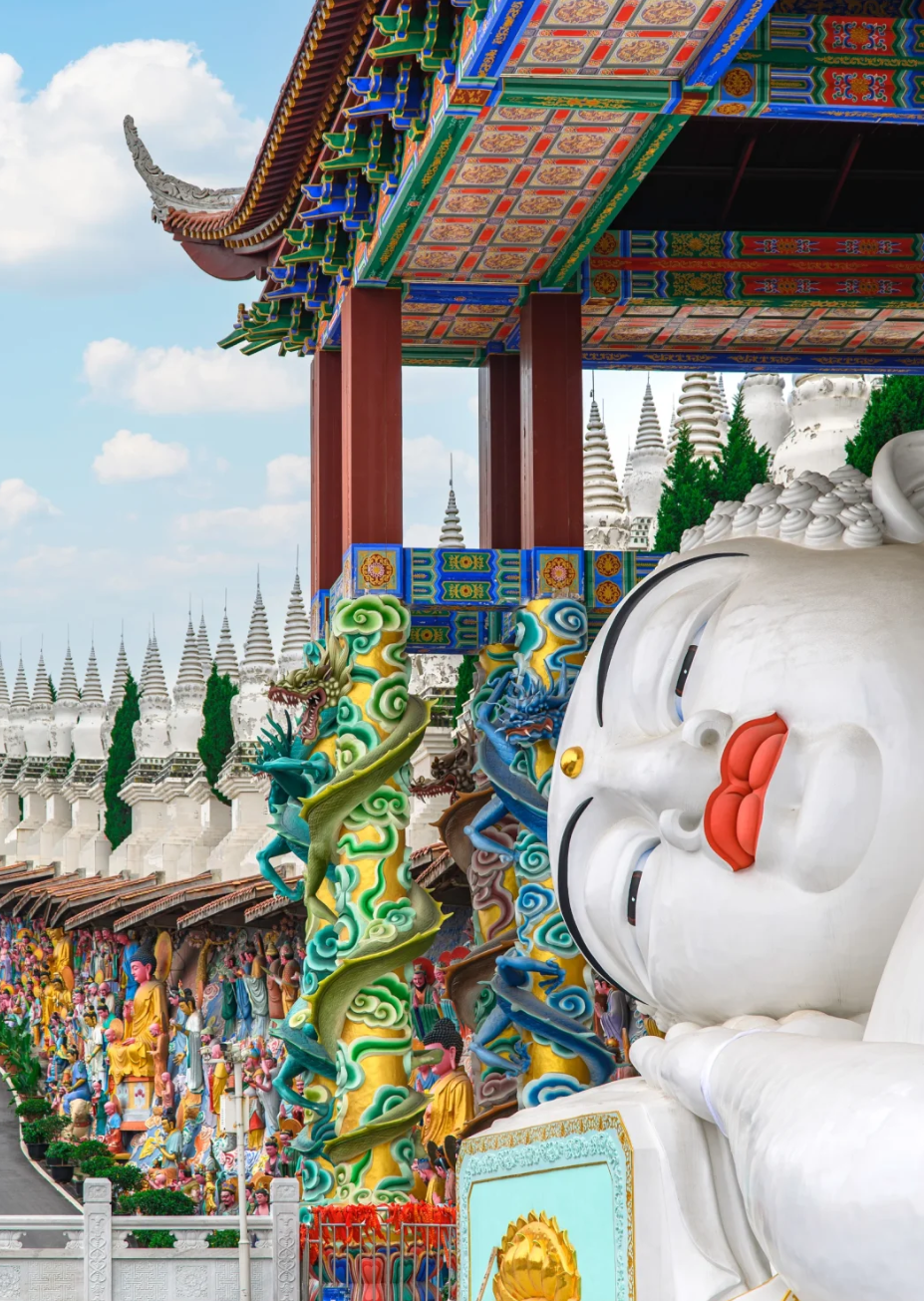 圣水寺罗汉寺位于绵阳市区,是一座历史悠久,建筑风格独特的佛教寺庙.