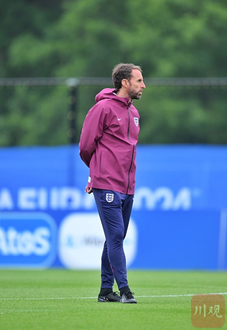 前训练英格兰队球员在进行赛前训练目前足坛身价最高的"贝皇"——贝林