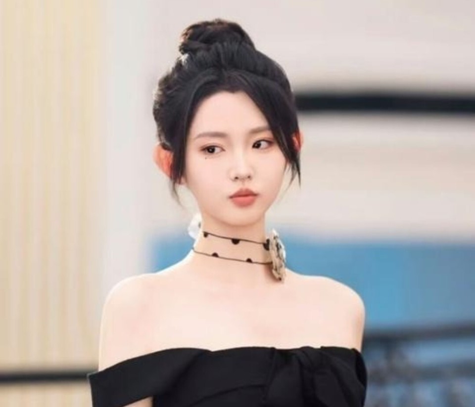 4天突破十亿，这短剧太横了，女主李柯以引人关注_腾讯新闻