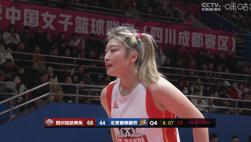 助攻如麻李梦连线韩旭一波流大胜对手坎贝奇早早打卡下班