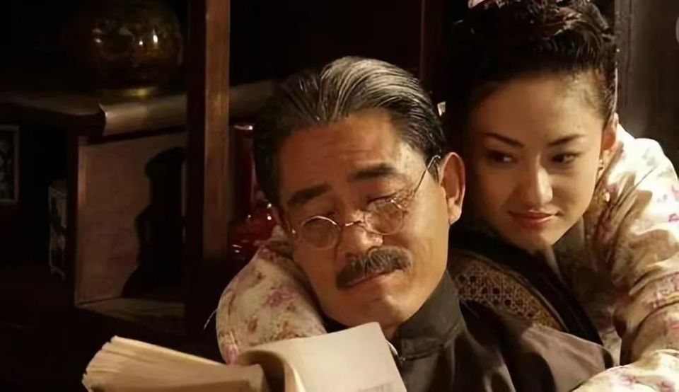 《大宅门》看懂二奶奶把白景琦赶出家门，才真正知道白美一生悲惨的真实原因_腾讯新闻