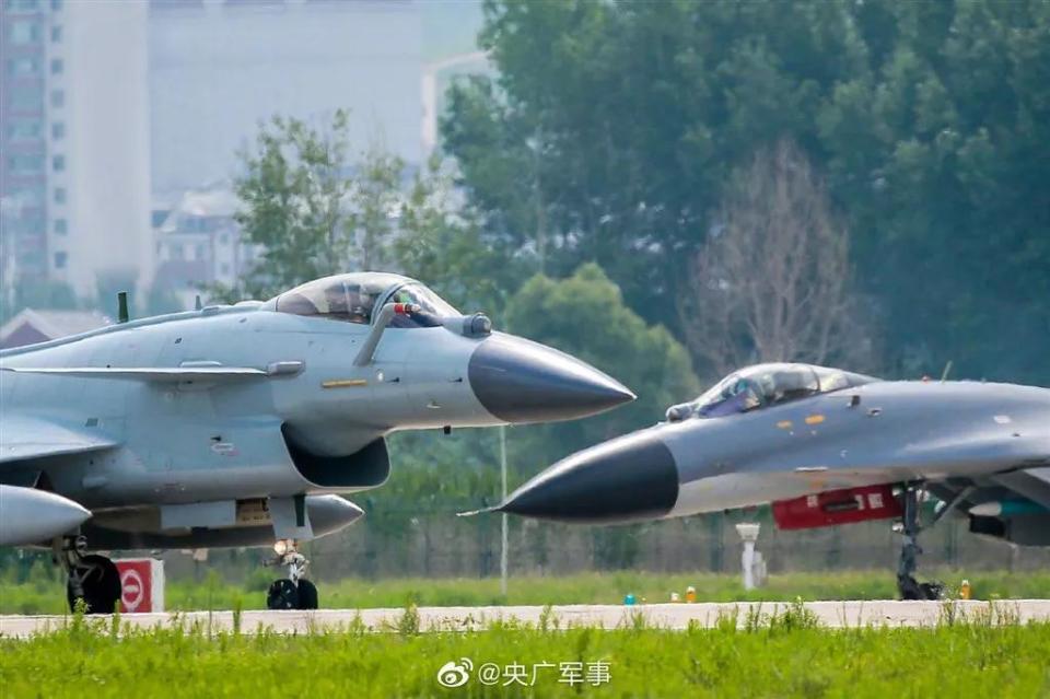 空军开放日开幕在即，军迷热议：再过5年，歼-10/11都要退役了？_腾讯新闻