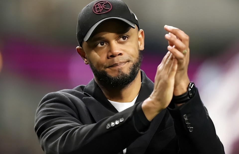 在离开曼城重返安德莱赫特效力一年后,孔帕尼退役便立马拿起老东家的