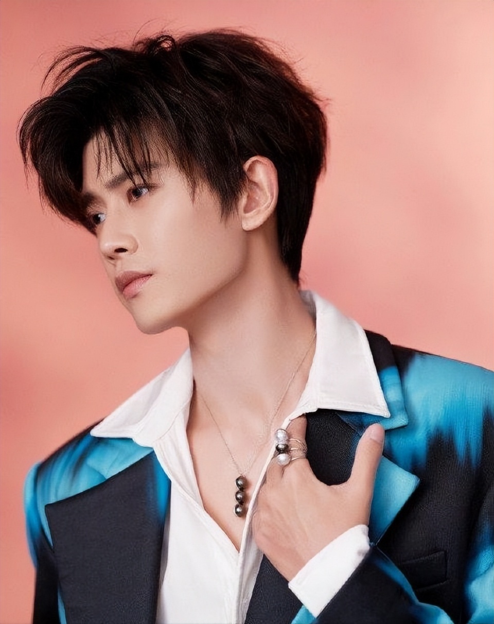 任嘉伦成毅经纪公司发声!出轨嫖娼被包养都是假的?卓伟颜面何存?