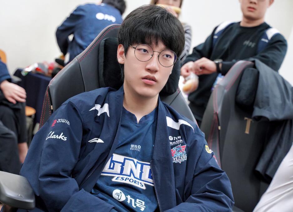 比如最近有一位自由人选手的热度很高,他就是tarzan,他在s13世界赛的