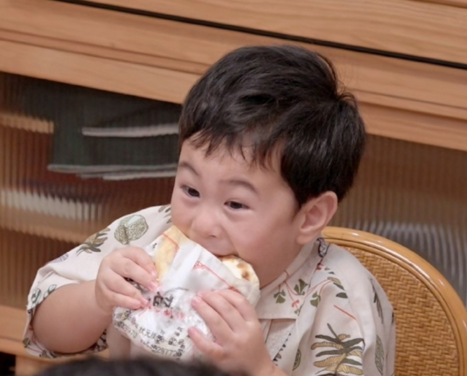 一档评分破9的高分萌娃综艺,观众看完都愿意生孩子了!-腾讯新闻