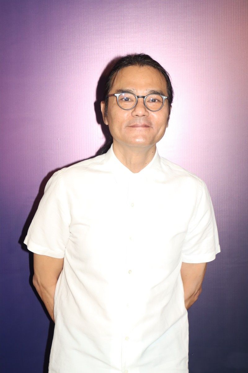 57岁影帝林家栋穿新鞋跌伤,痛到要叫救护车:腰整伤了不用想娶老婆了