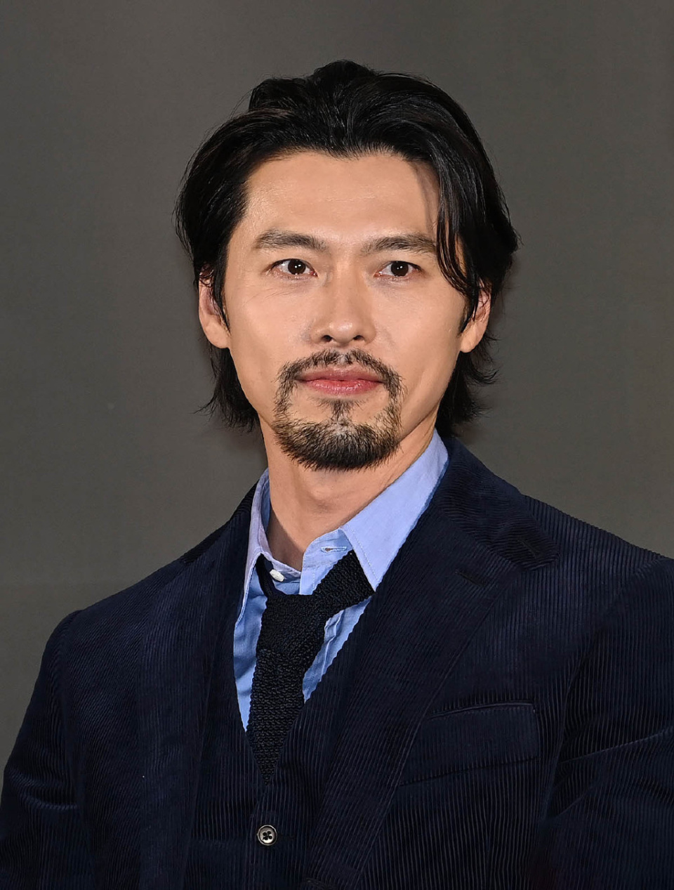 玄彬当爸后首度公开露面,谈得子感想幸福满满,留胡子形象大变_腾讯