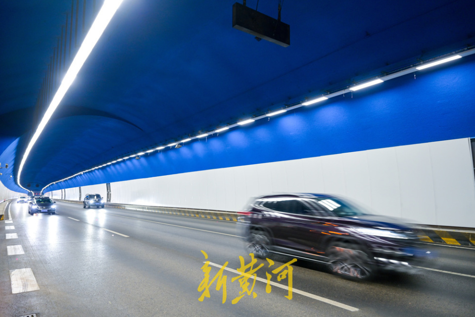 穿上绚丽"泉之蓝" 济南二环南路双隧道开启"美颜"模式