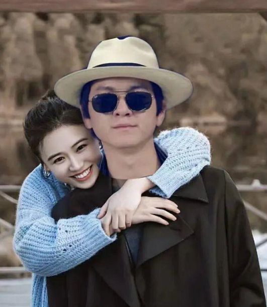 马思纯与张哲轩(小乐)已经相恋了两年多,从最先的不看好,到现在的尊重