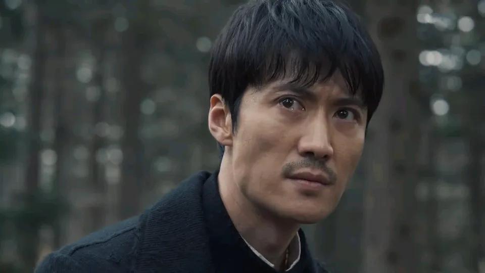 无间戚迹曾被王晶力捧有演技却被足球耽搁他还成了40岁剩男