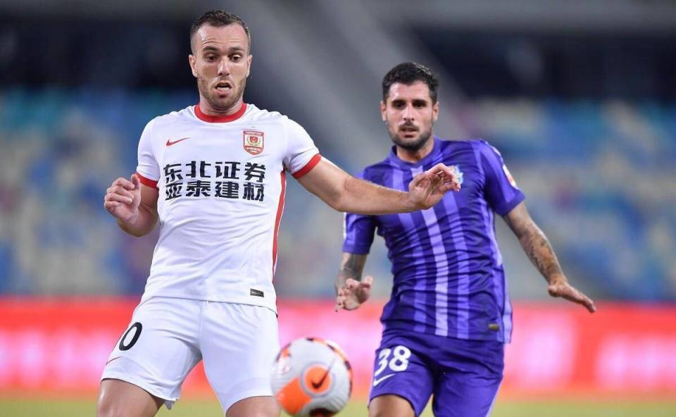 长春亚泰vs津门虎首发4外援pk5外援谭龙巴顿出战谢维军替补